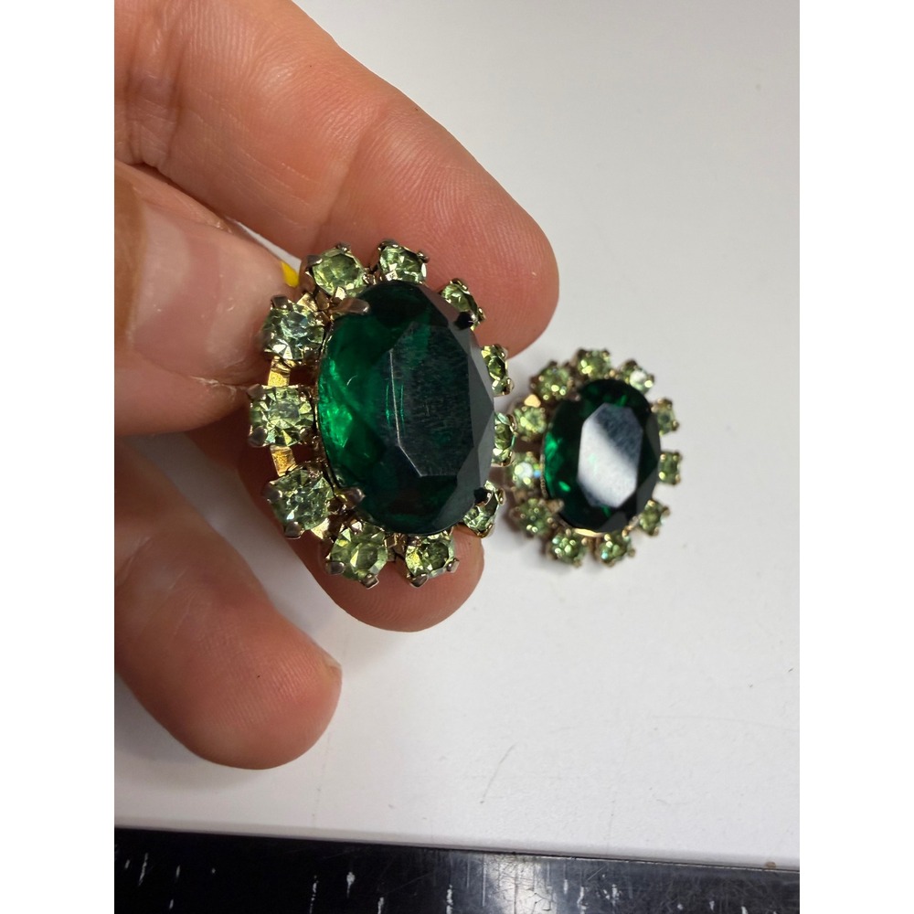 Green Rhinestone Cluster Clip On Earrings Oval Emerald Peridot Silver Tone